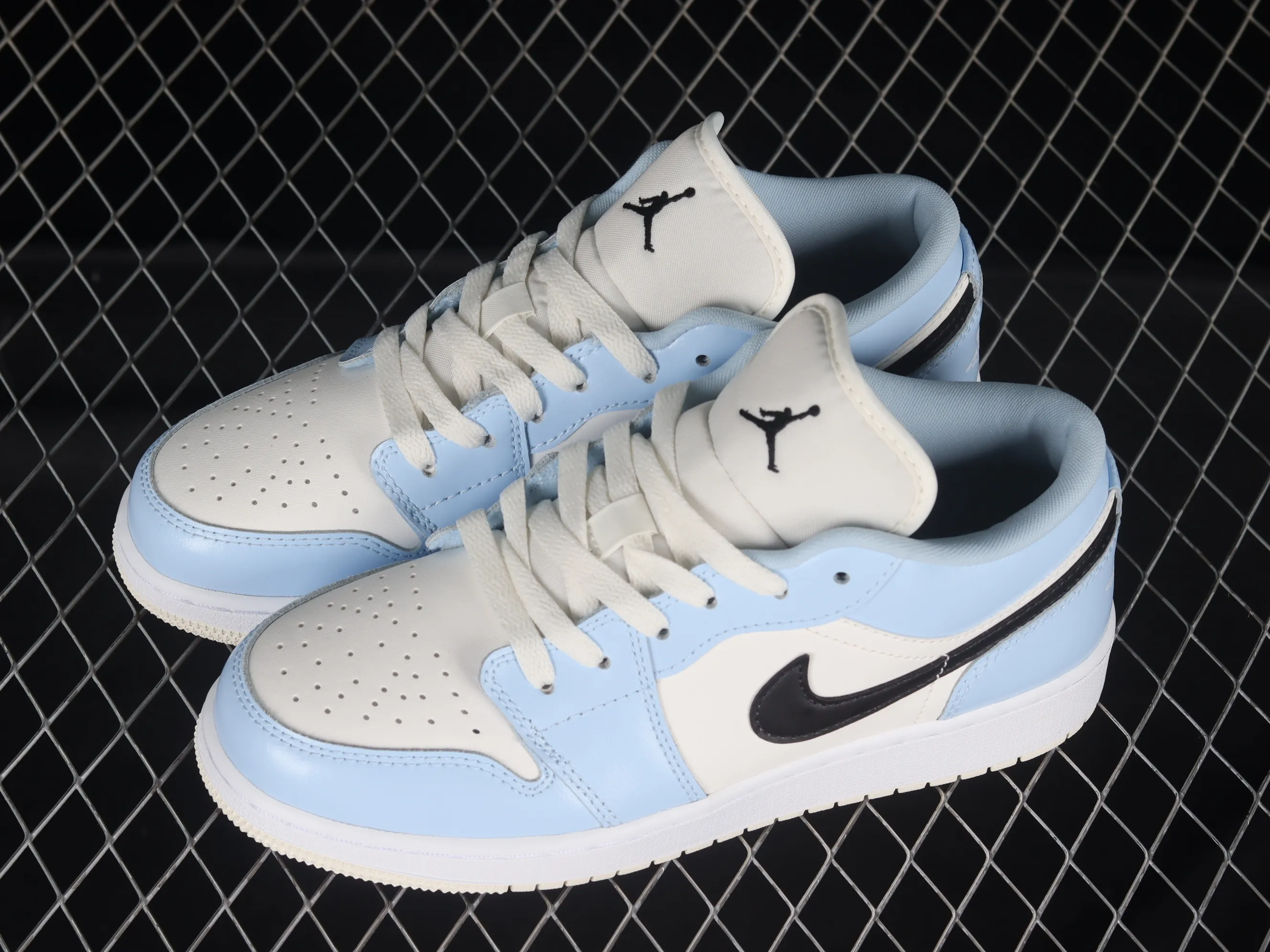 All categories Air Jordan Jordan series basketball shoes Air Jordan 1 Low G version pure original Air Jordan 1 Low "Lce Blue" AJ1 Joe 1 white blue low-top basketball shoes 554723-401